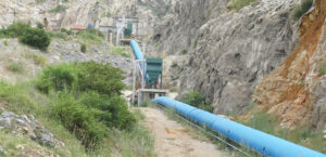 Bulk bag unloaders in the mountains